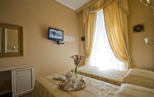 Hotel Domus Borgognona Roma